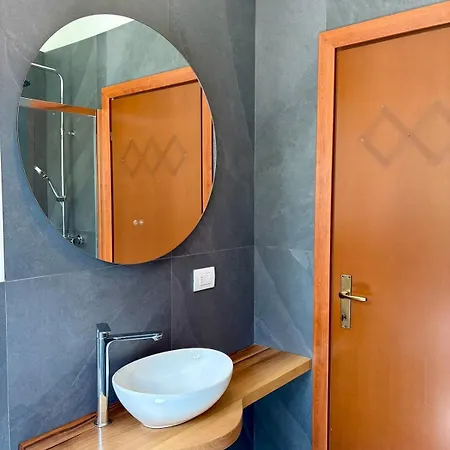Apartment, アパート *